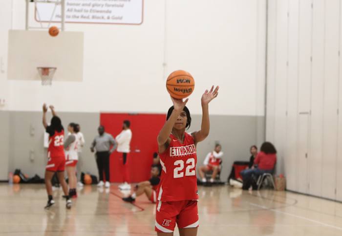 Etiwanda girls Mykelle Richards feature photos by John Murphy March 2023031020233076